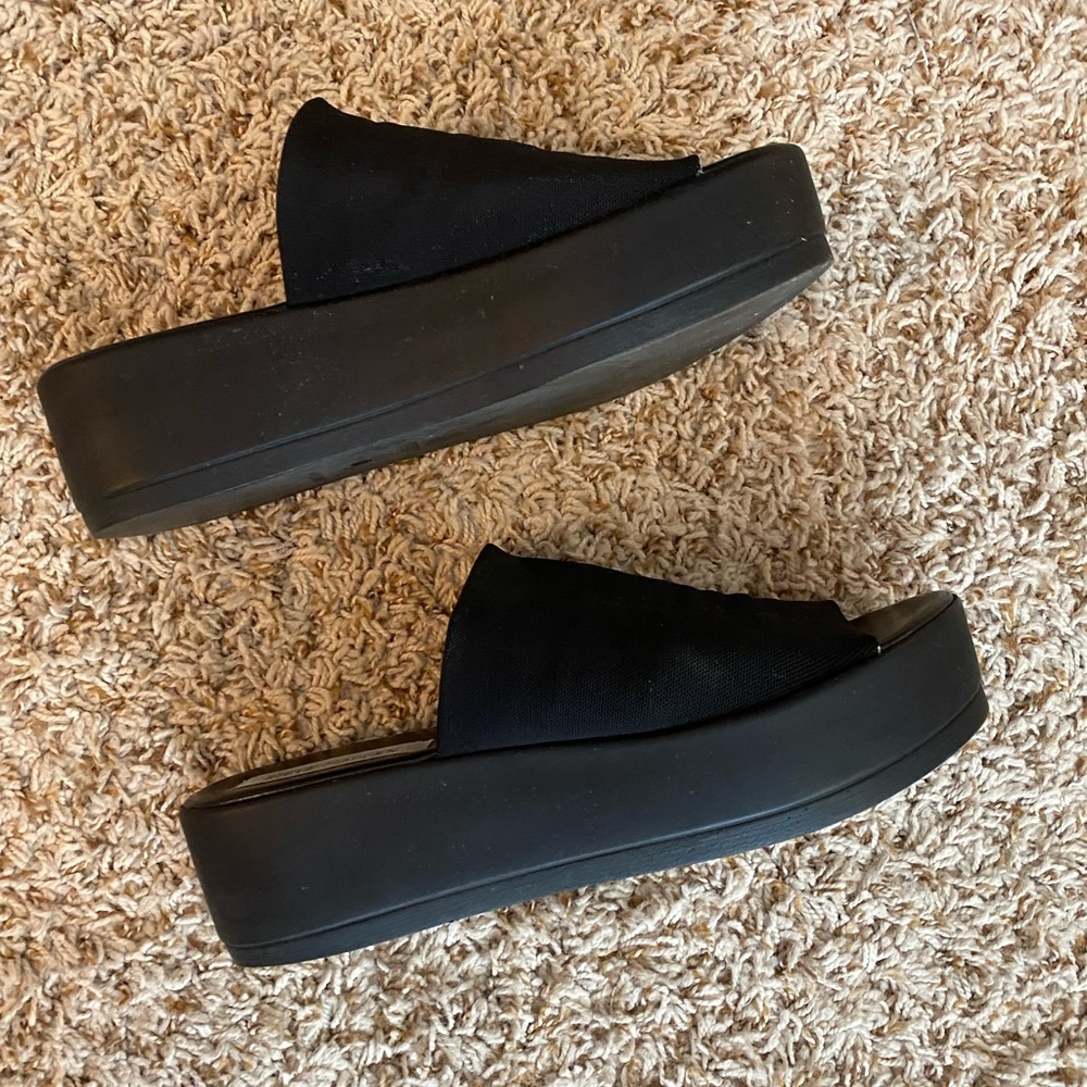 Steve Madden Slinky